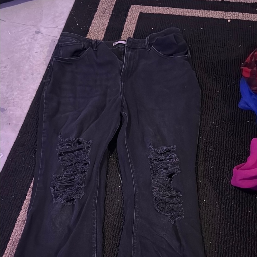 Black Distressed Jeans